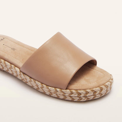 Frankie4 - Lucia Camel