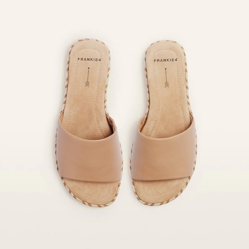 Frankie4 - Lucia Camel