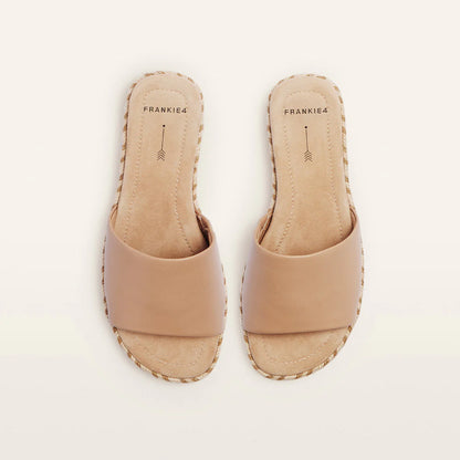 Frankie4 - Lucia Camel