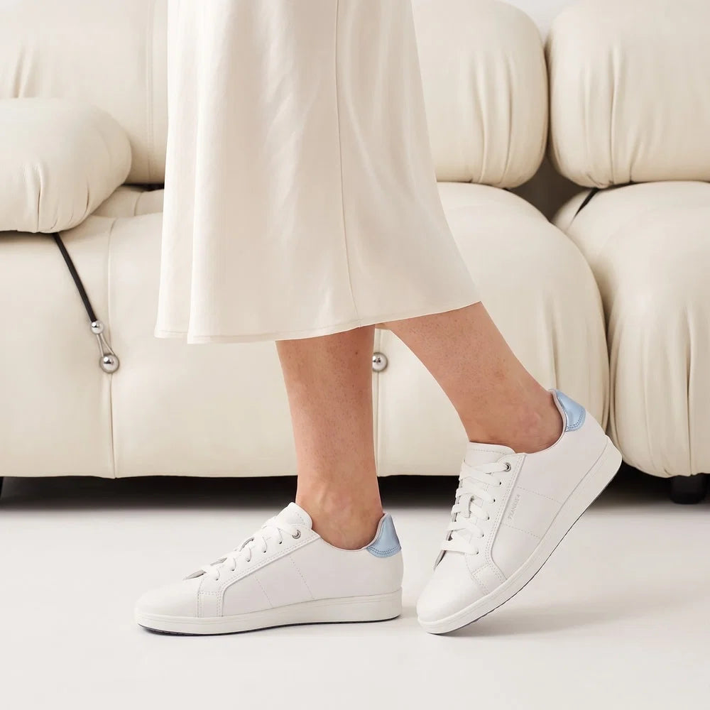 FRANKIE4 - Jackie V Soft White/Light Blue Metallic